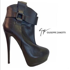NWOB Giuseppe Zanotti brown leather platform boot